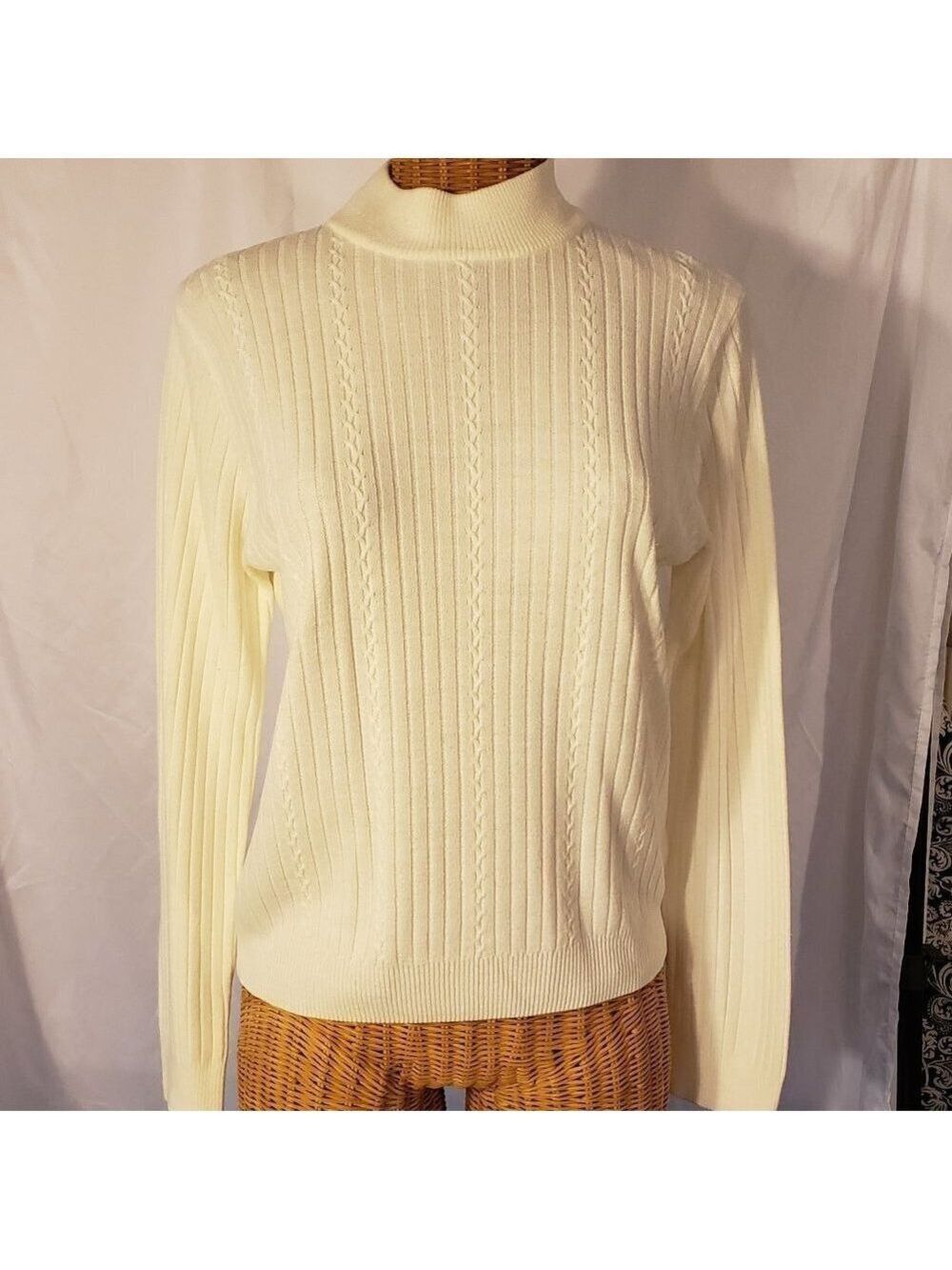 Ladies PRINCIPLES Petite Cream Mock Turtleneck Sweater - M